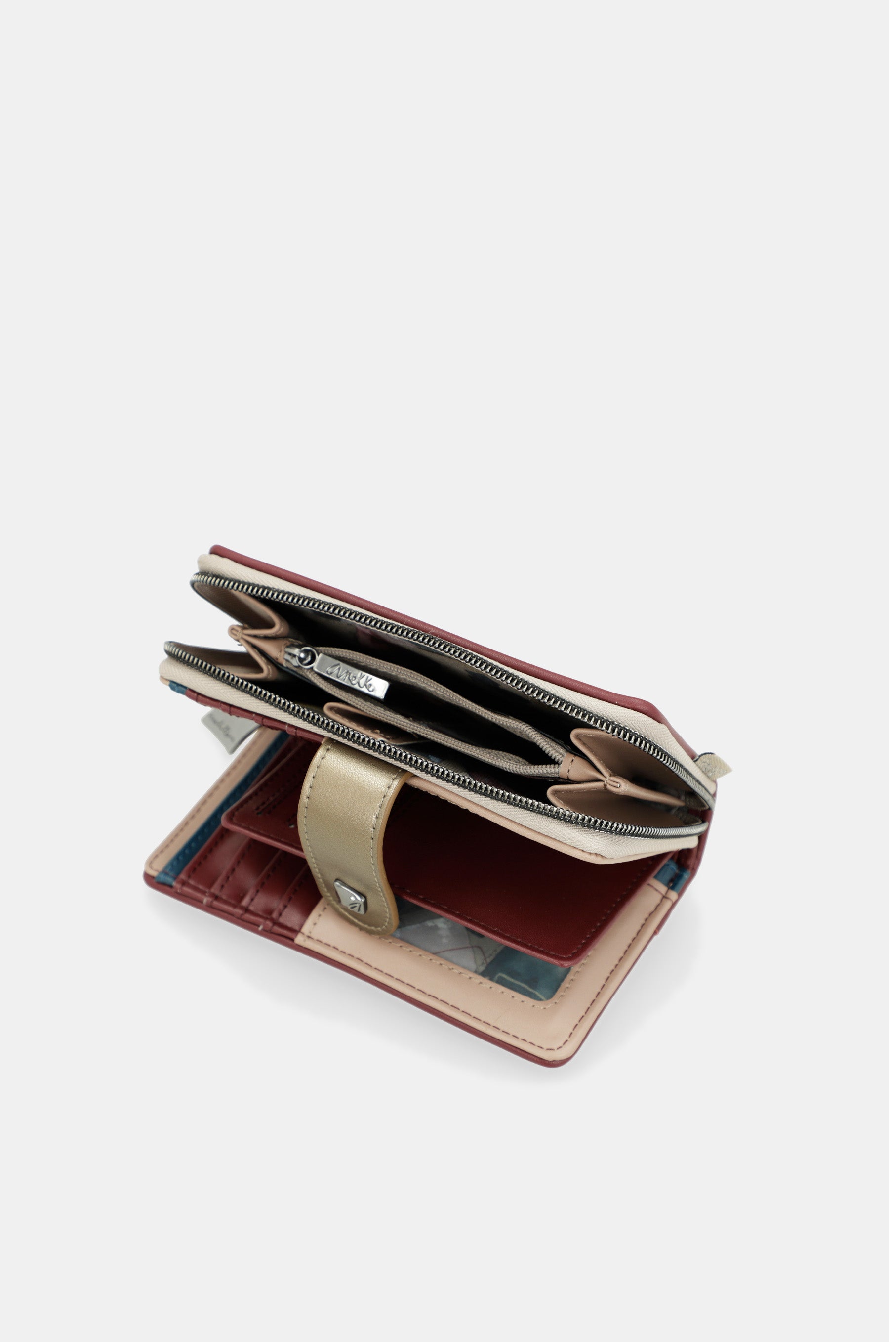 Evolution medium wallet