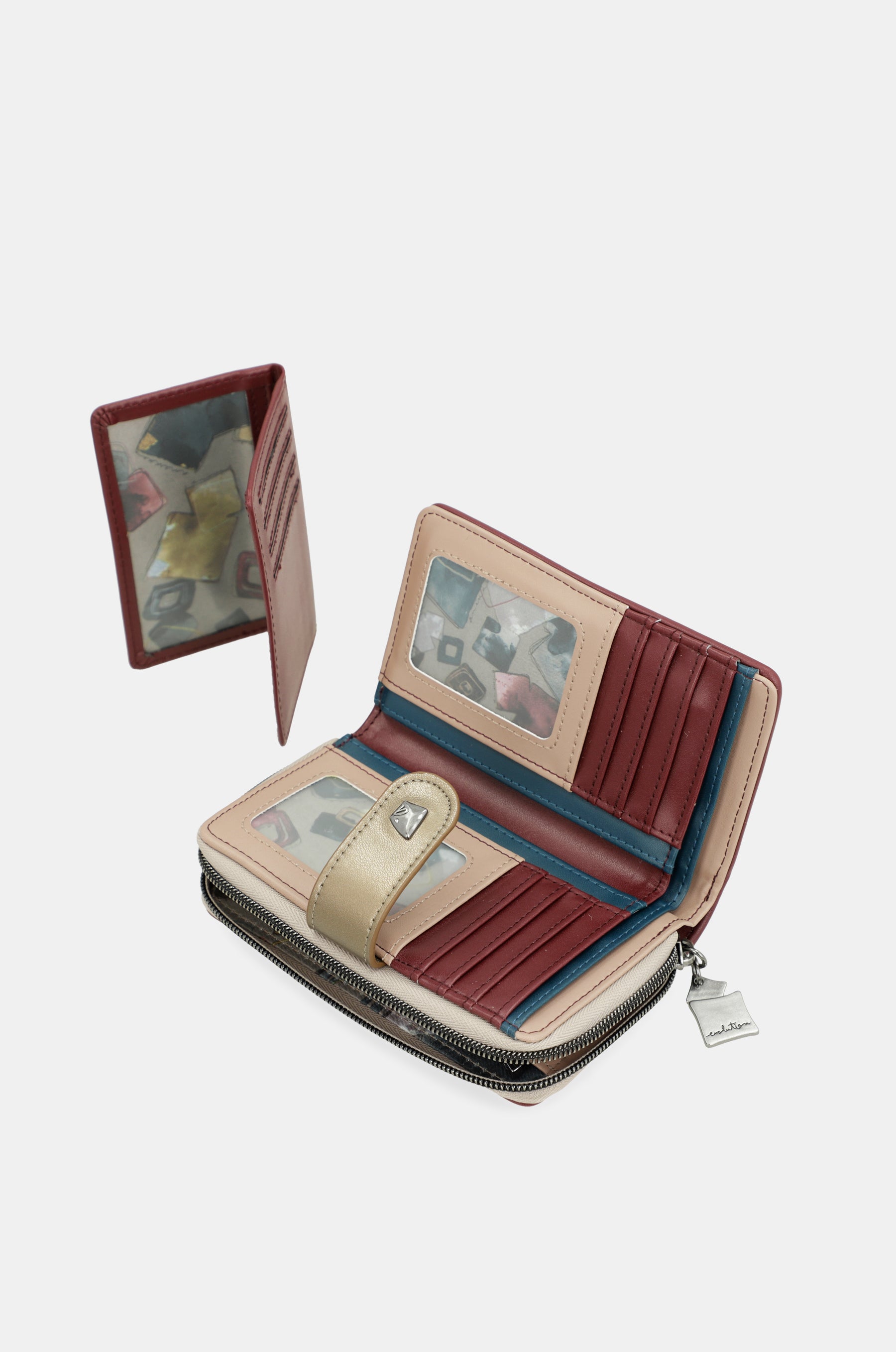 Evolution medium wallet