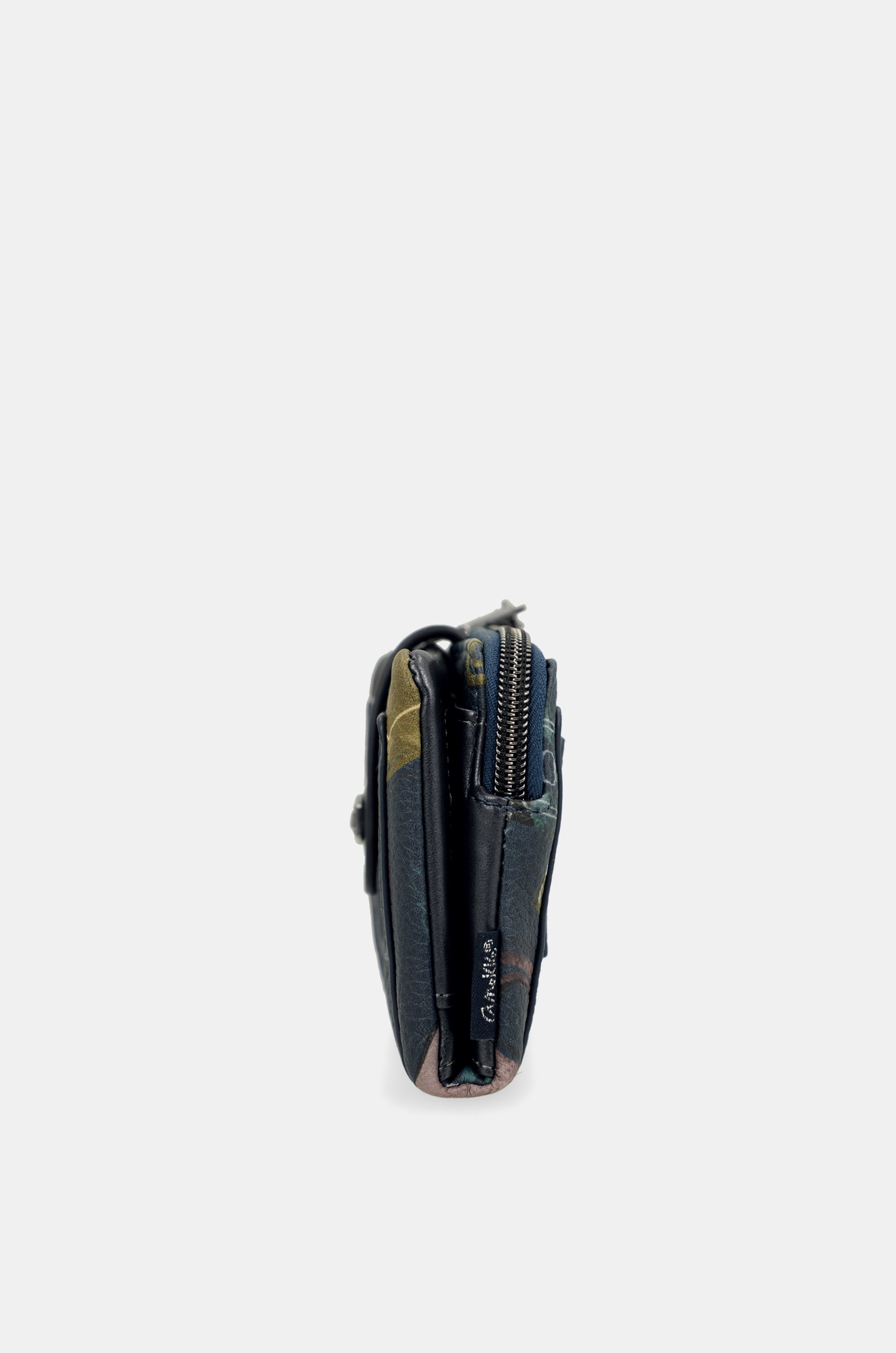 Evolution flexible medium RFID wallet