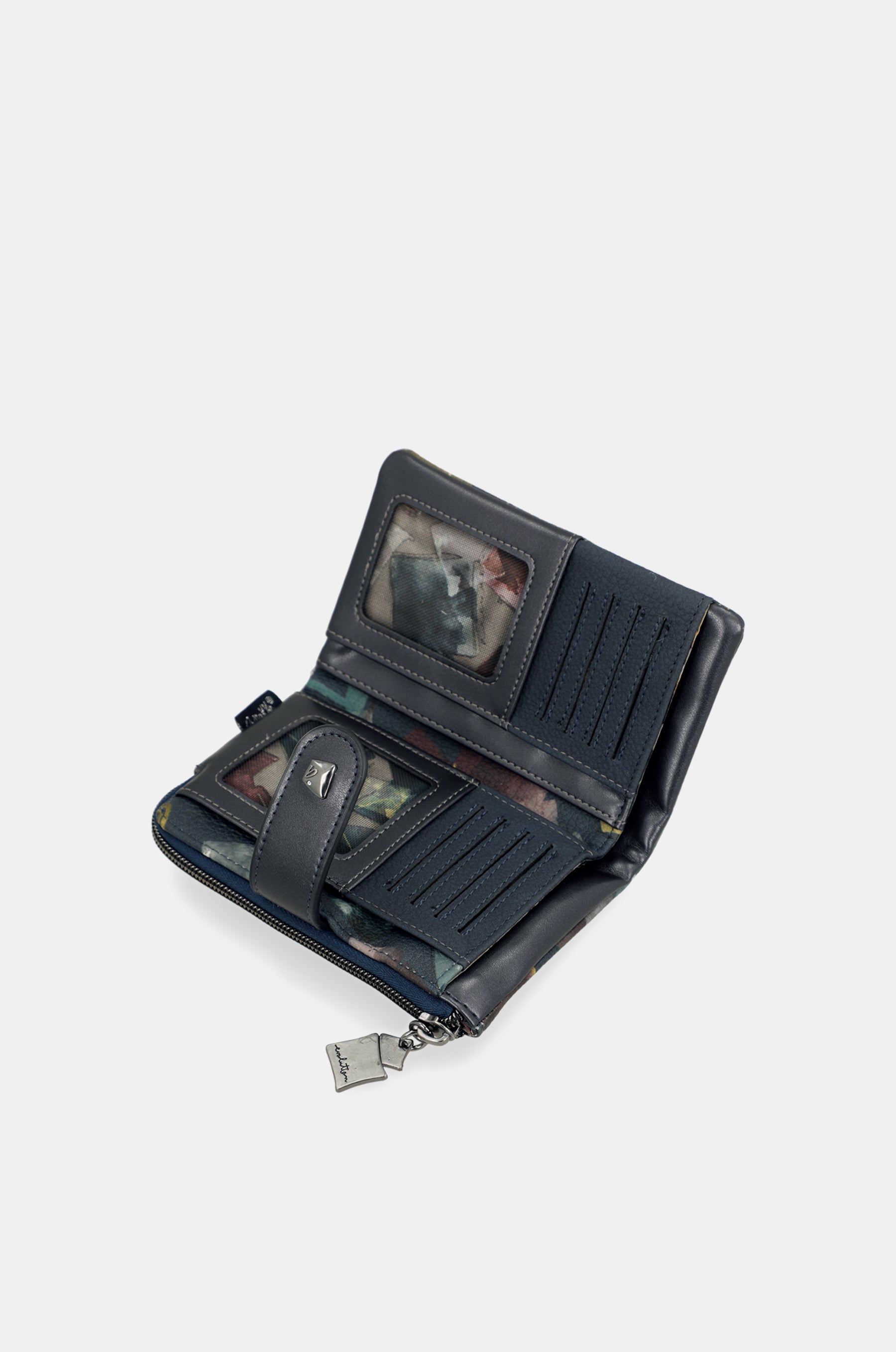 Evolution flexible medium RFID wallet