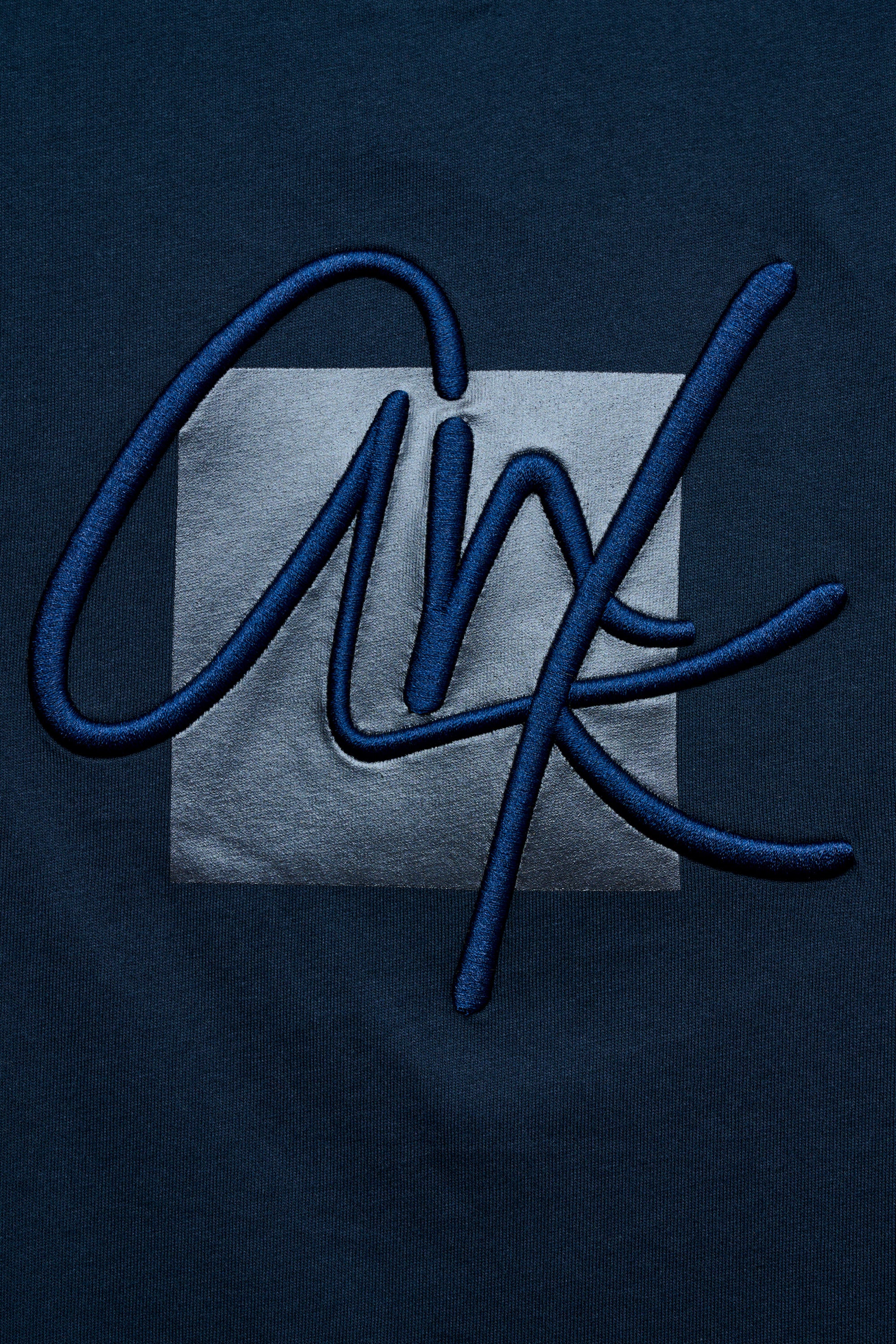 Navy-blue puff-sleeve T-shirt