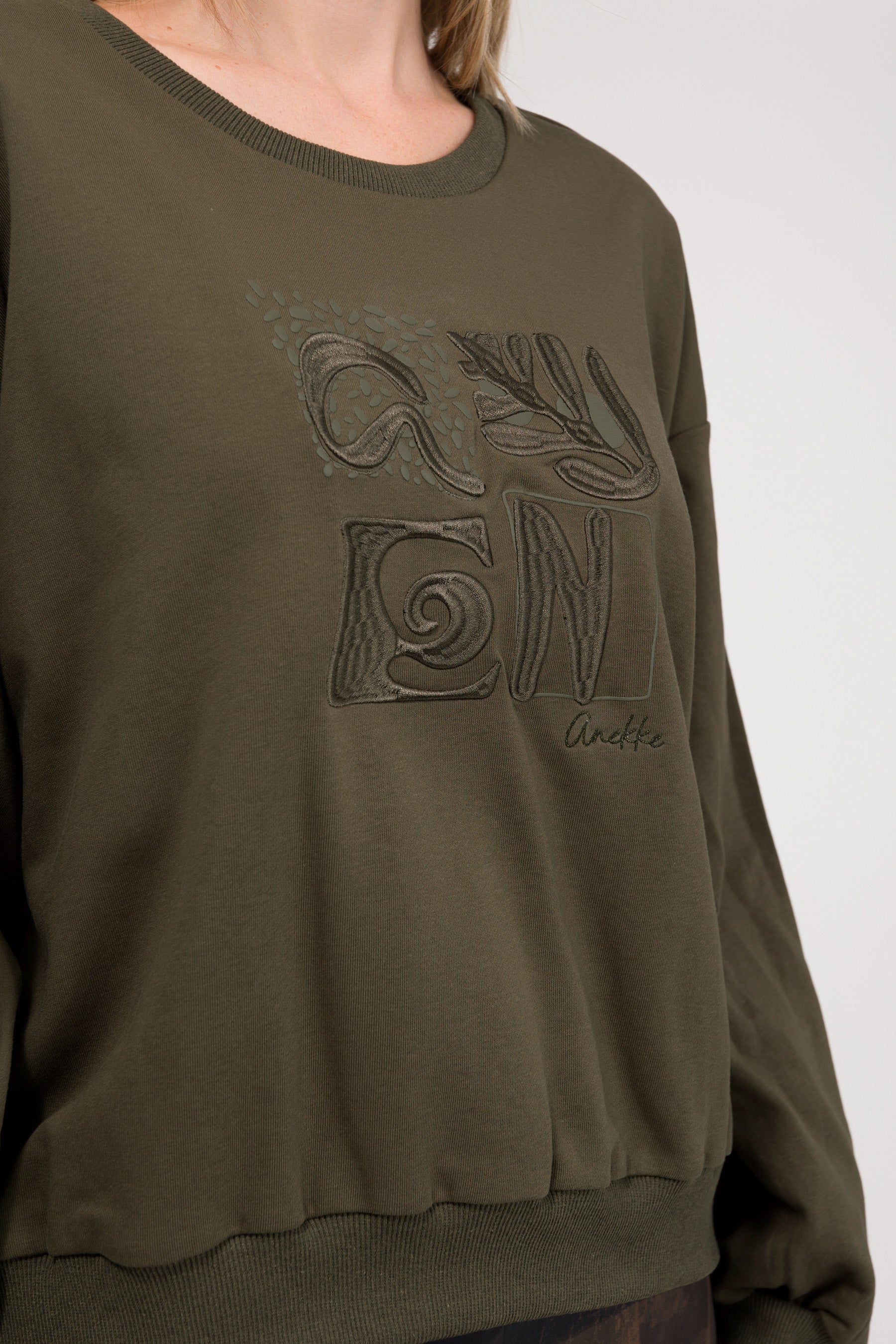 Army-green long-sleeve sweatshirt