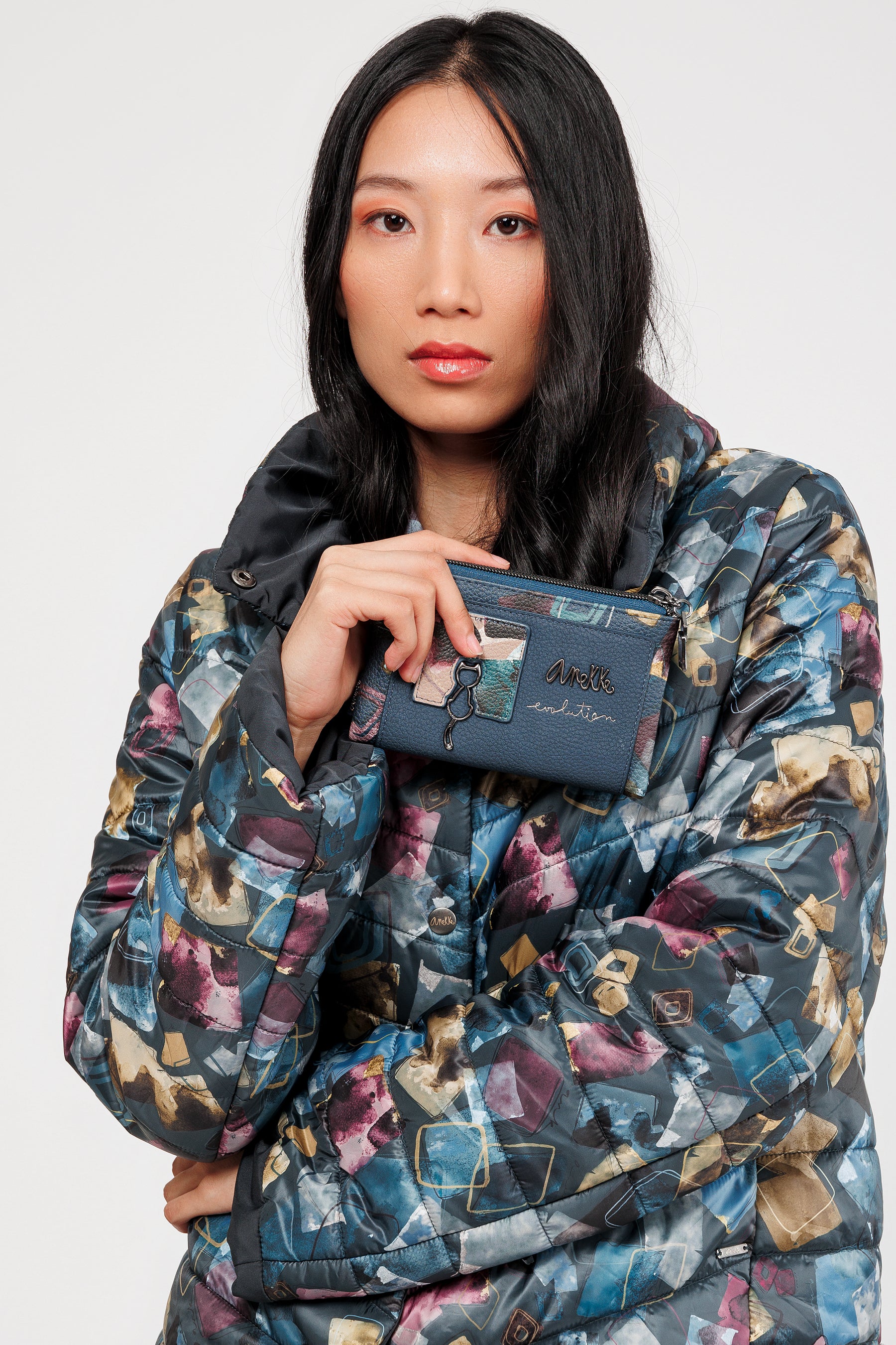 Evolution flexible medium RFID wallet
