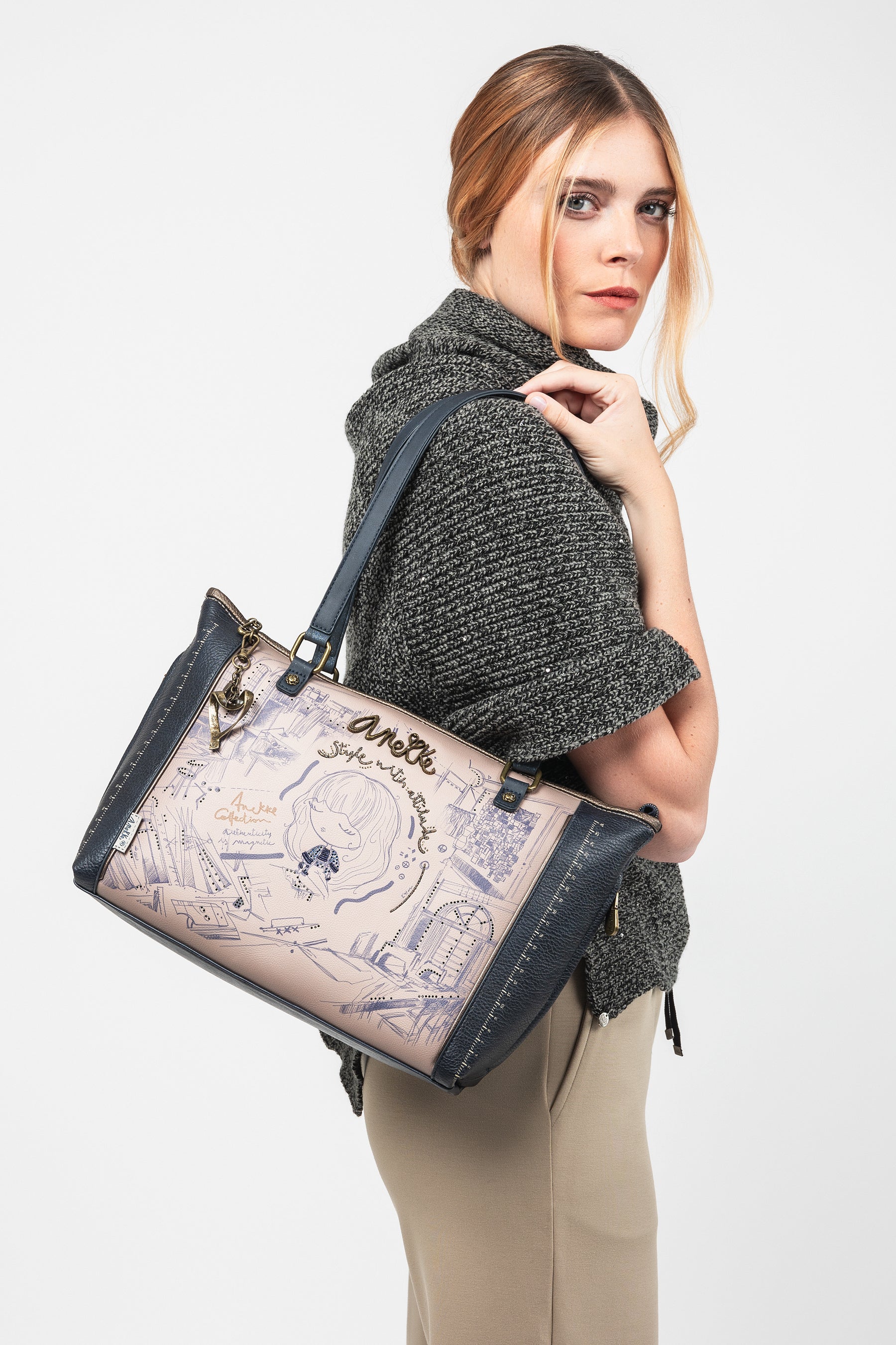 Studio shopper bag with shoulder strap