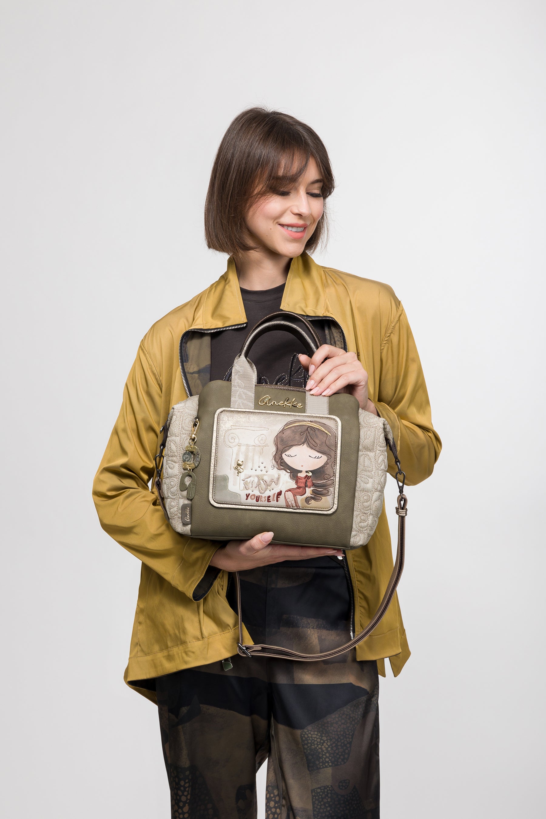 Medium short-handle bag Muse