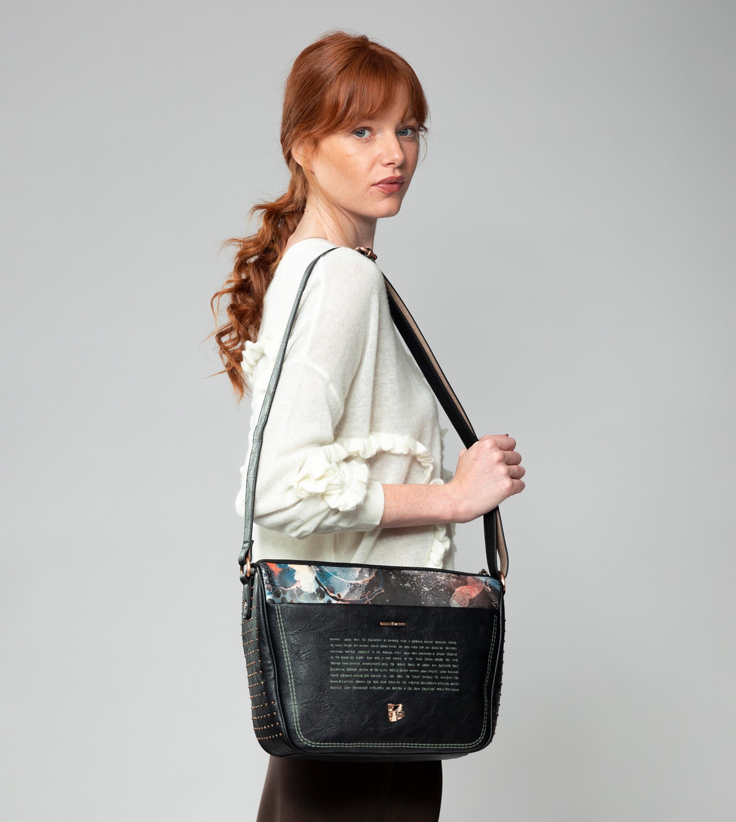 Shōen large shoulder bag with pockets