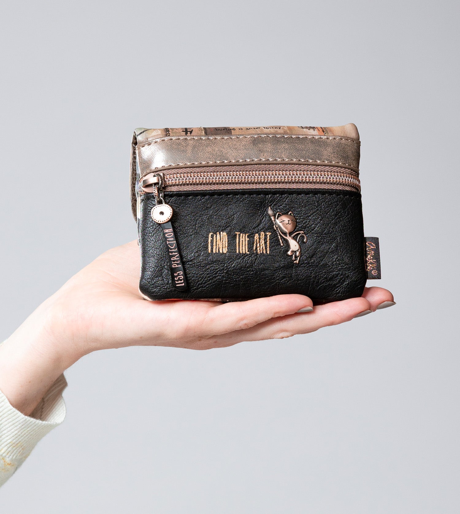 Shōen flap wallet