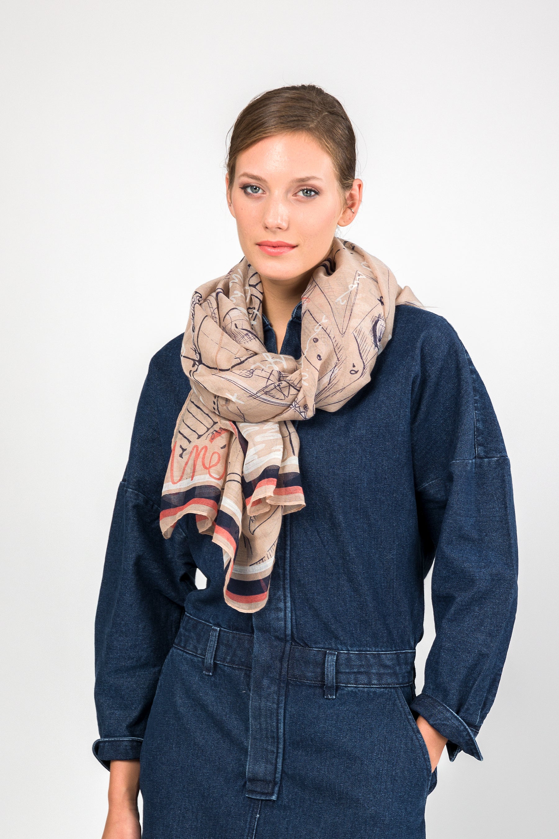 Studio scarf