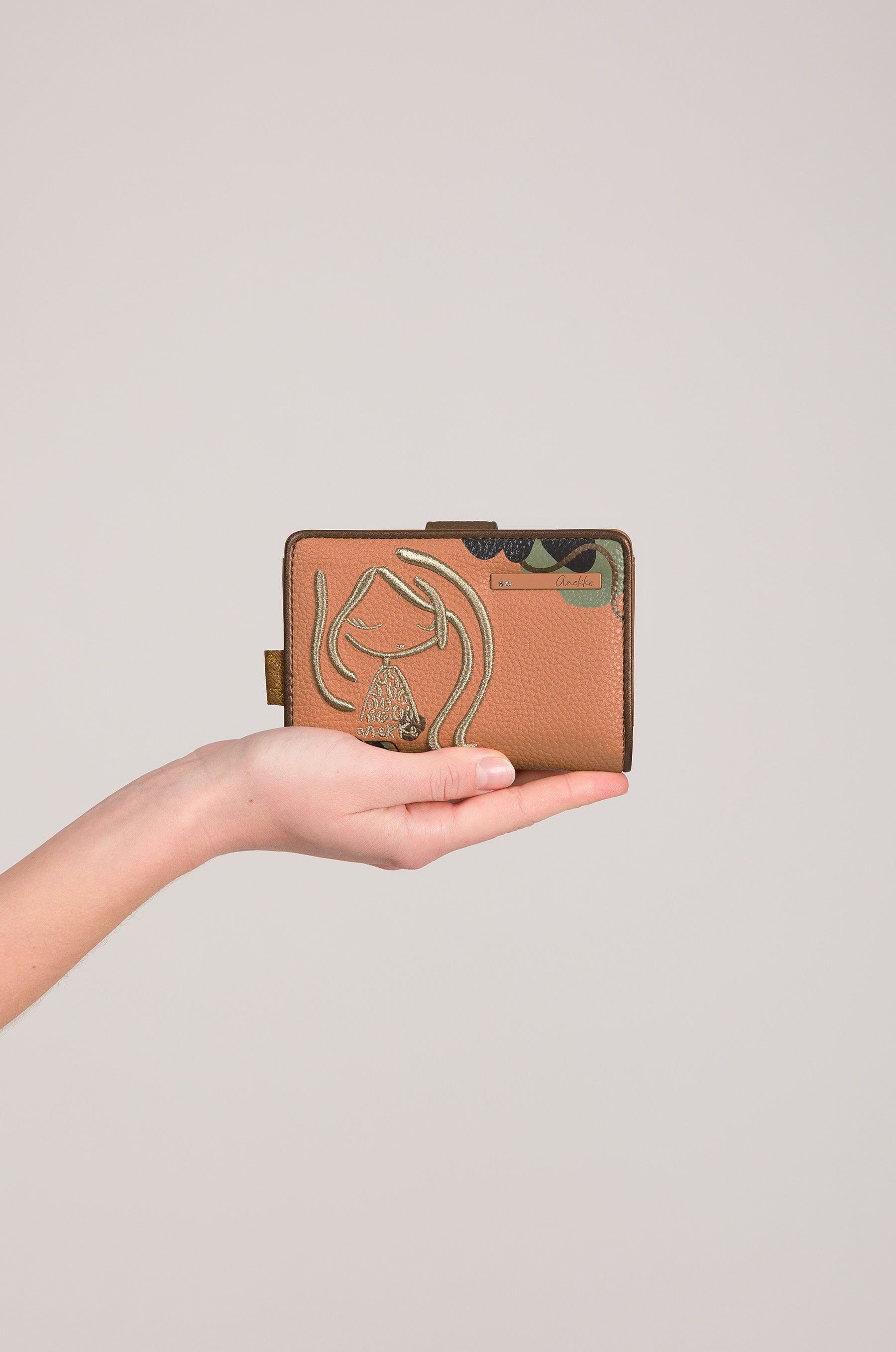 Medium wallet Gaia