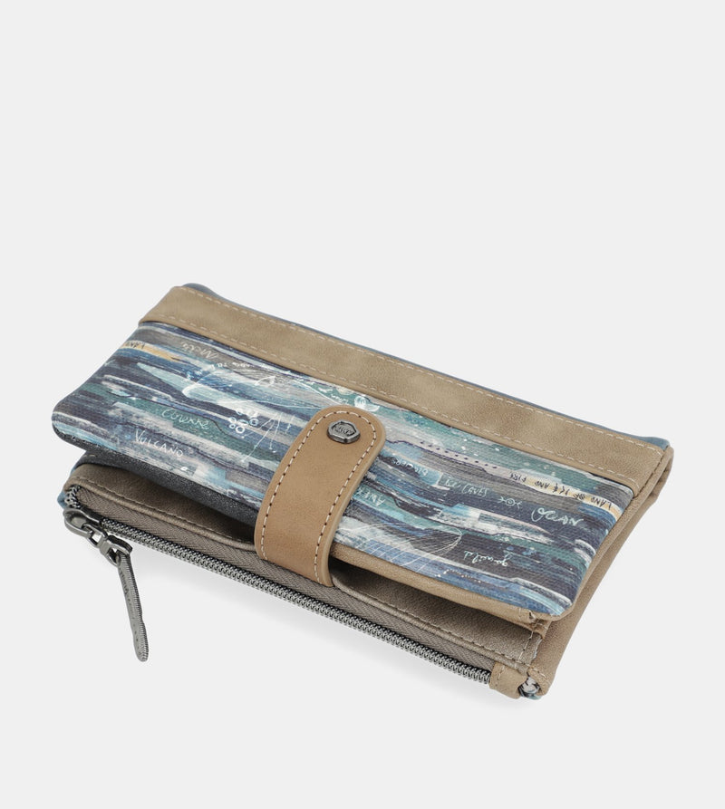 Cool Iceland wallet with a zip closure