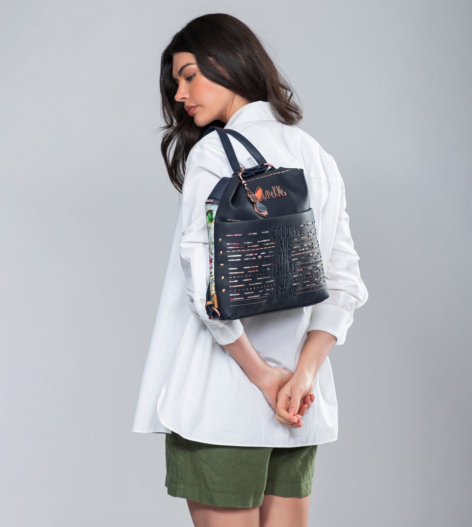 Nature Pachamama convertible navy blue bag into a rucksack