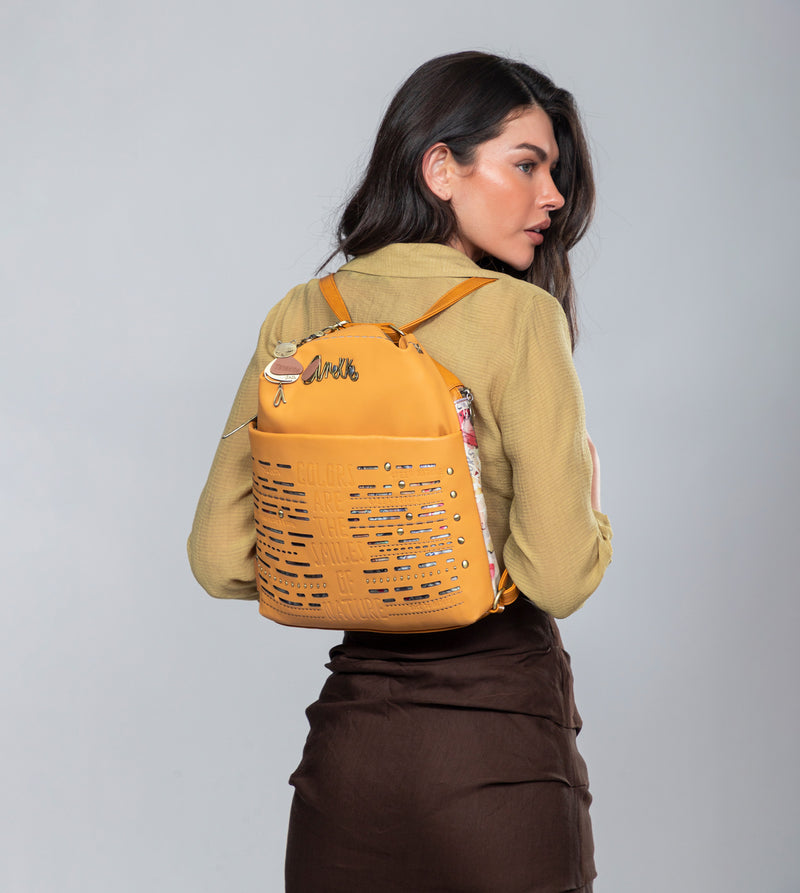 Nature Pachamama convertible ochre bag into a backpack