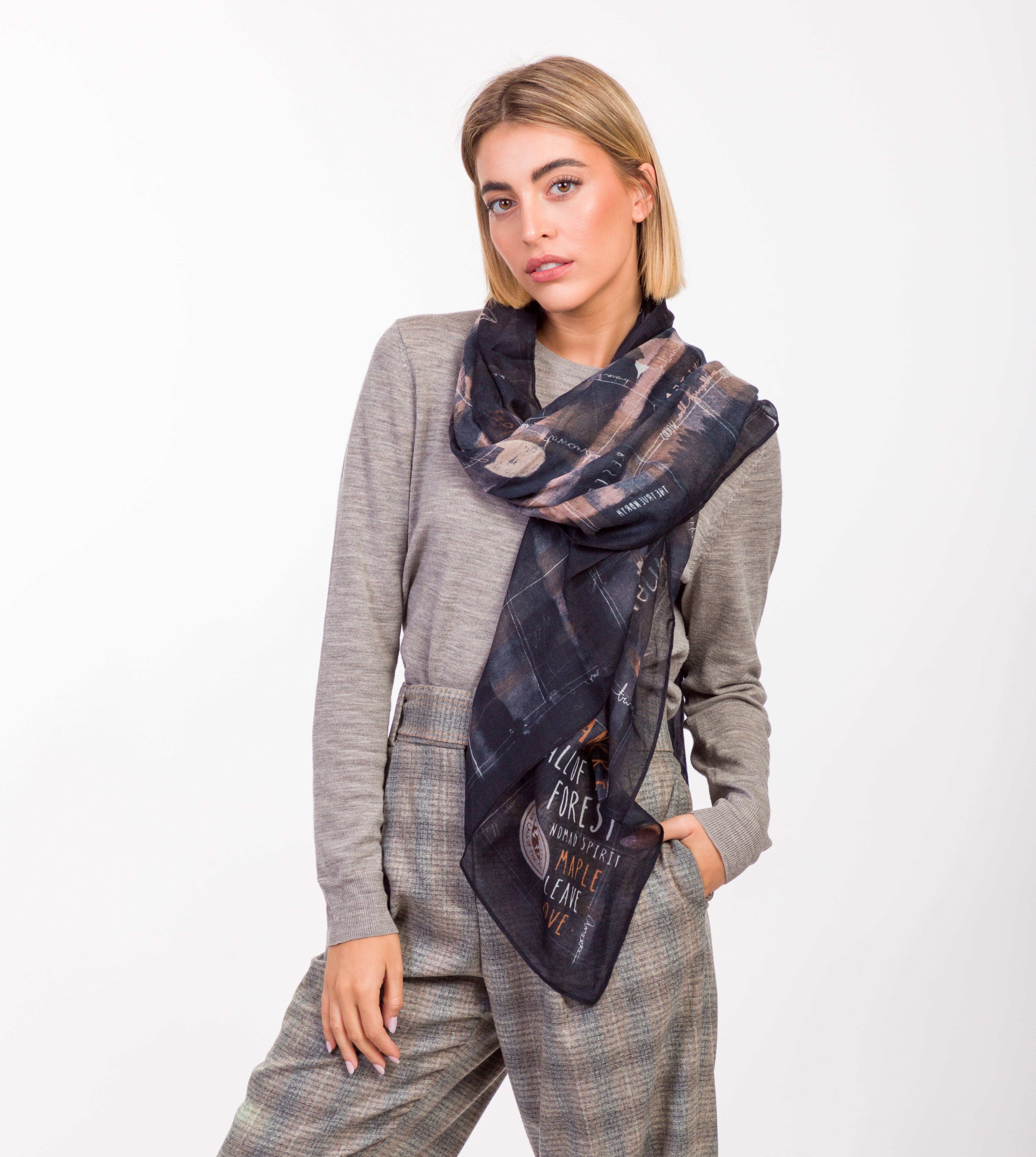 The Forest scarf brown